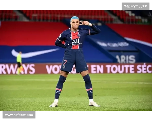 法甲足球明星的崛起与挑战解析：从明星球员到赛场传奇的背后故事